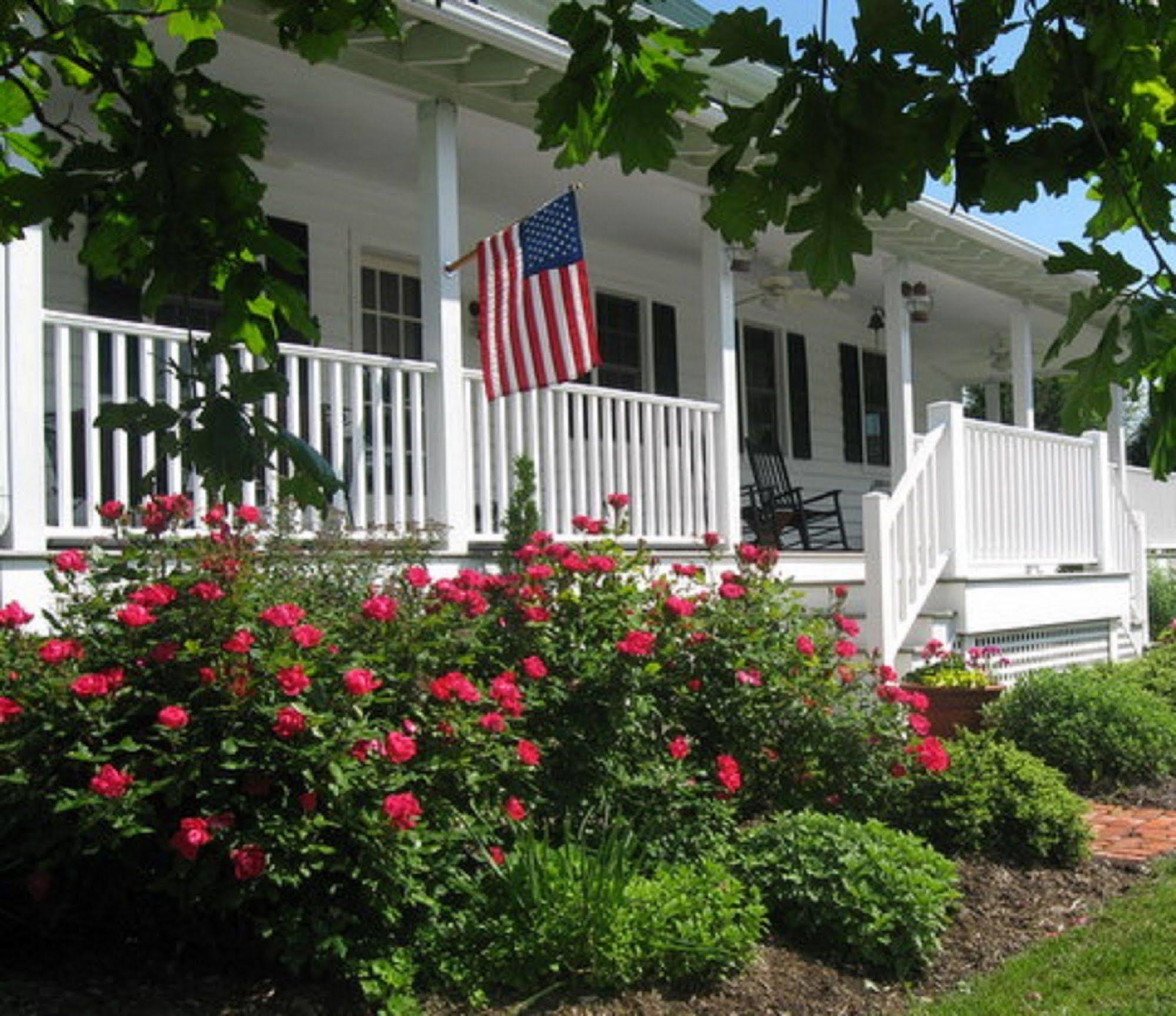 Lazyjack Inn On Dogwood Harbor Tilghman Island Esterno foto