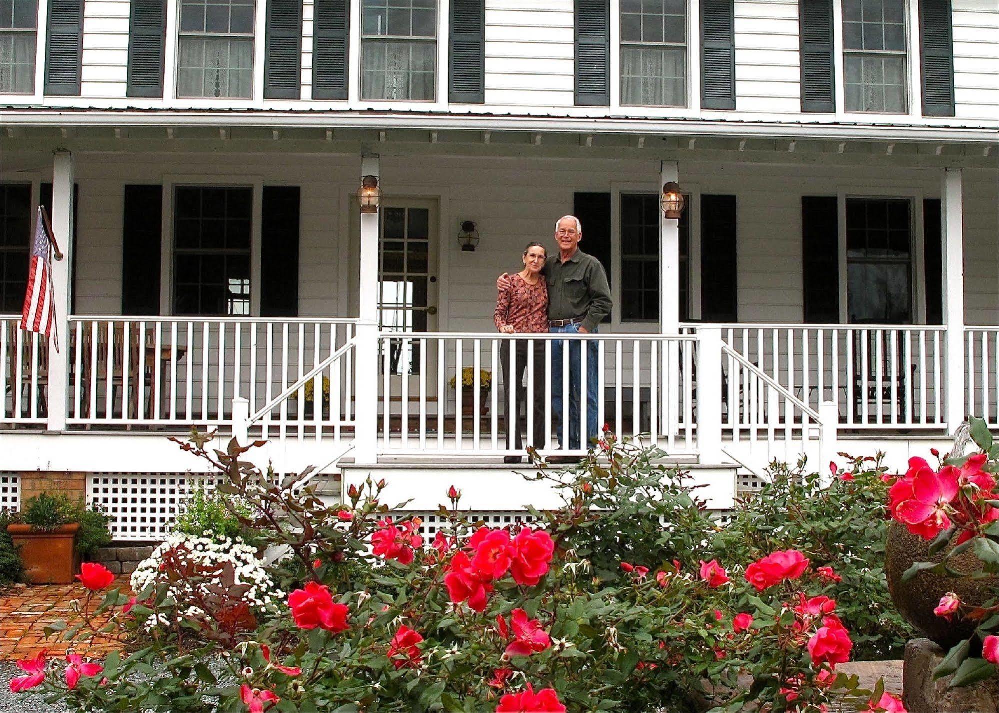 Lazyjack Inn On Dogwood Harbor Tilghman Island Esterno foto